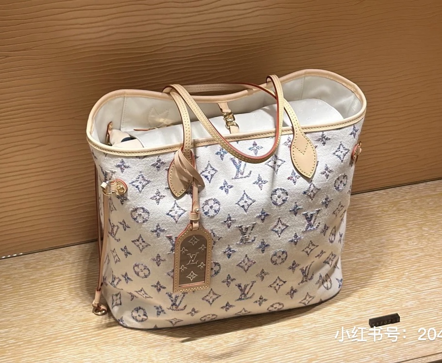 Louis Vuitton Shopping Bags